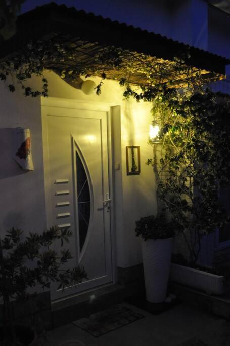 Little House Kucica Villa Banjol Exterior photo